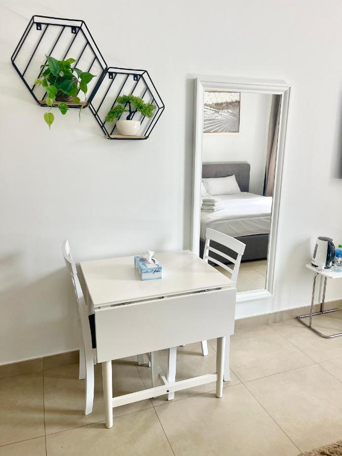 Super Elegant Studio Apartment-Sparkle Tower By Sweet Homes Dubai Exterior foto
