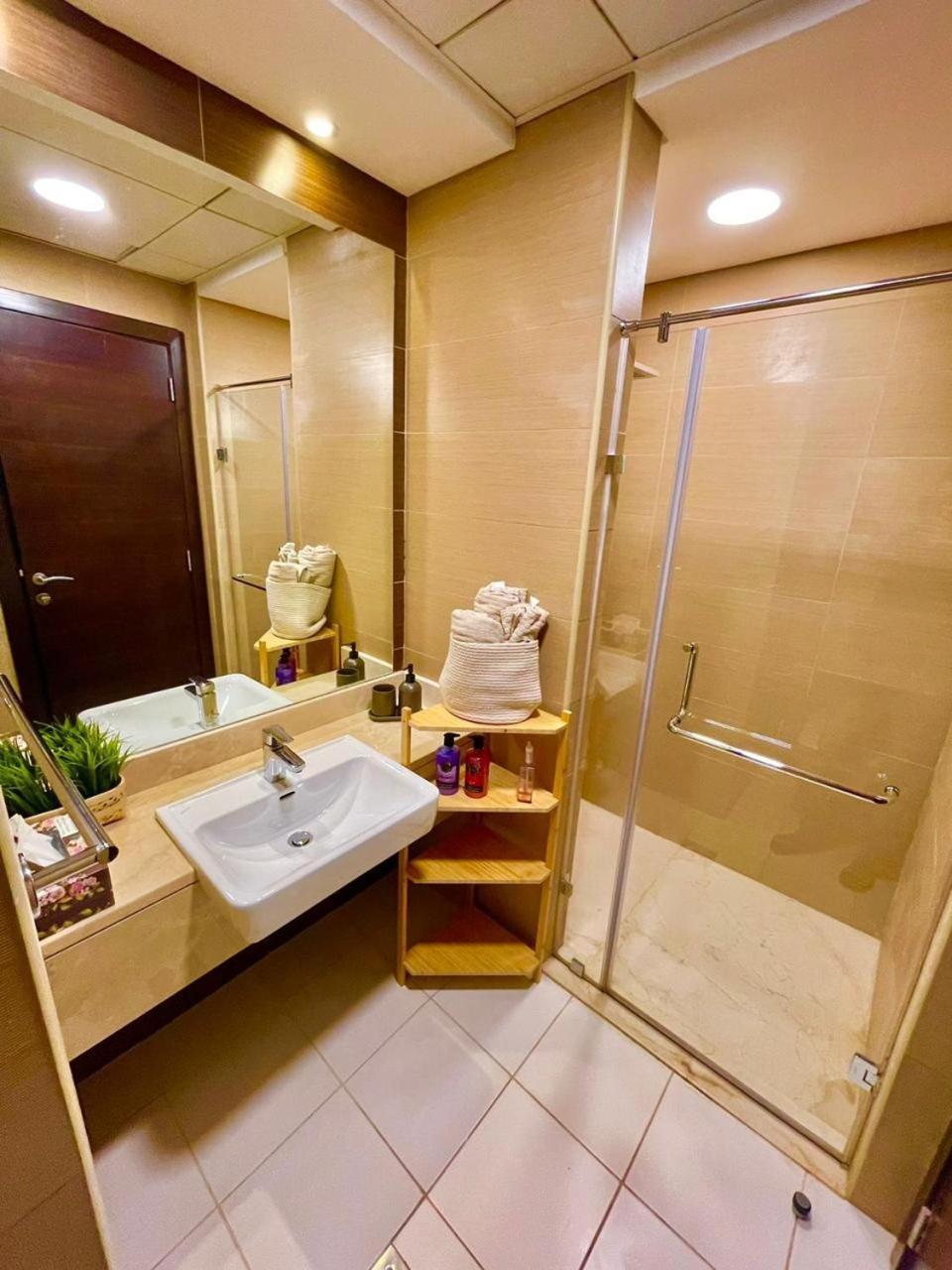 Super Elegant Studio Apartment-Sparkle Tower By Sweet Homes Dubai Exterior foto